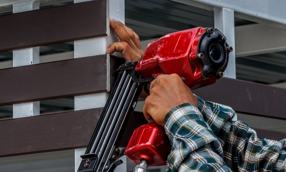 Here’s How To Load Your Pneumatic Staple Gun