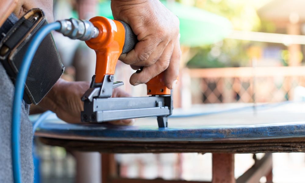 How Do Different Nail Guns Work?